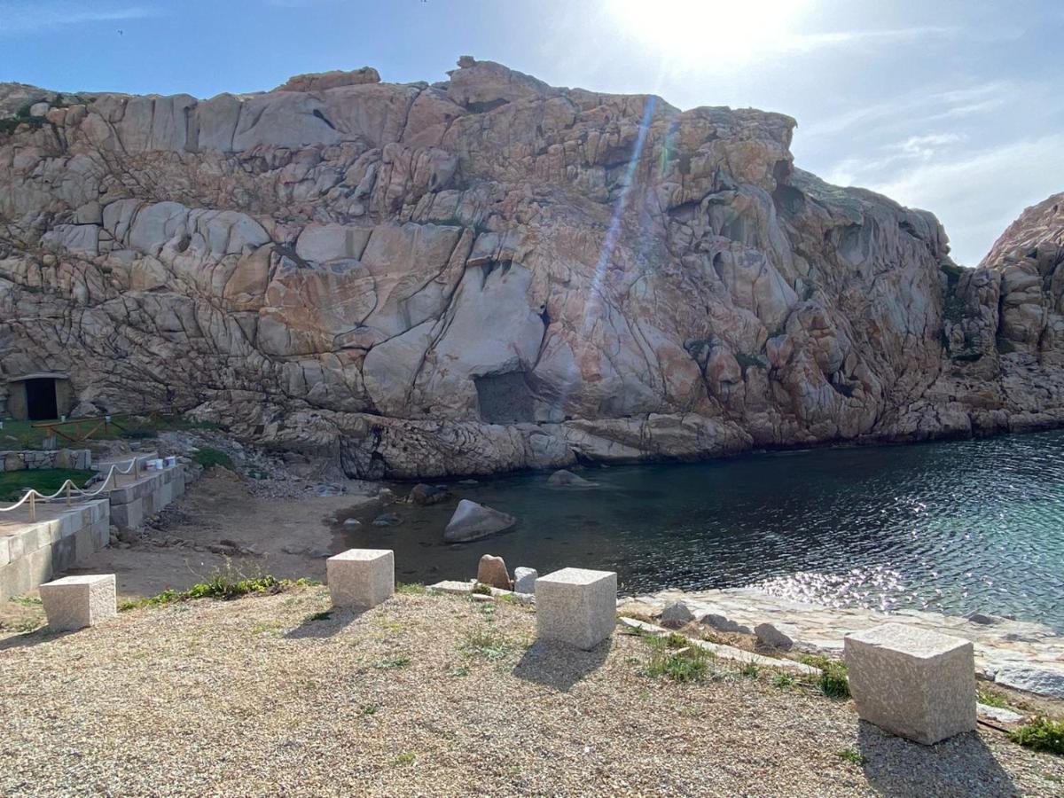 Appartamento Il Caracolo A Cala Francese La Maddalena  Eksteriør bilde