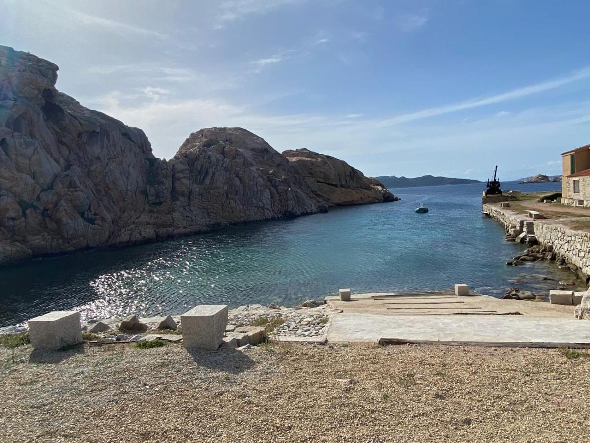 Appartamento Il Caracolo A Cala Francese La Maddalena  Eksteriør bilde